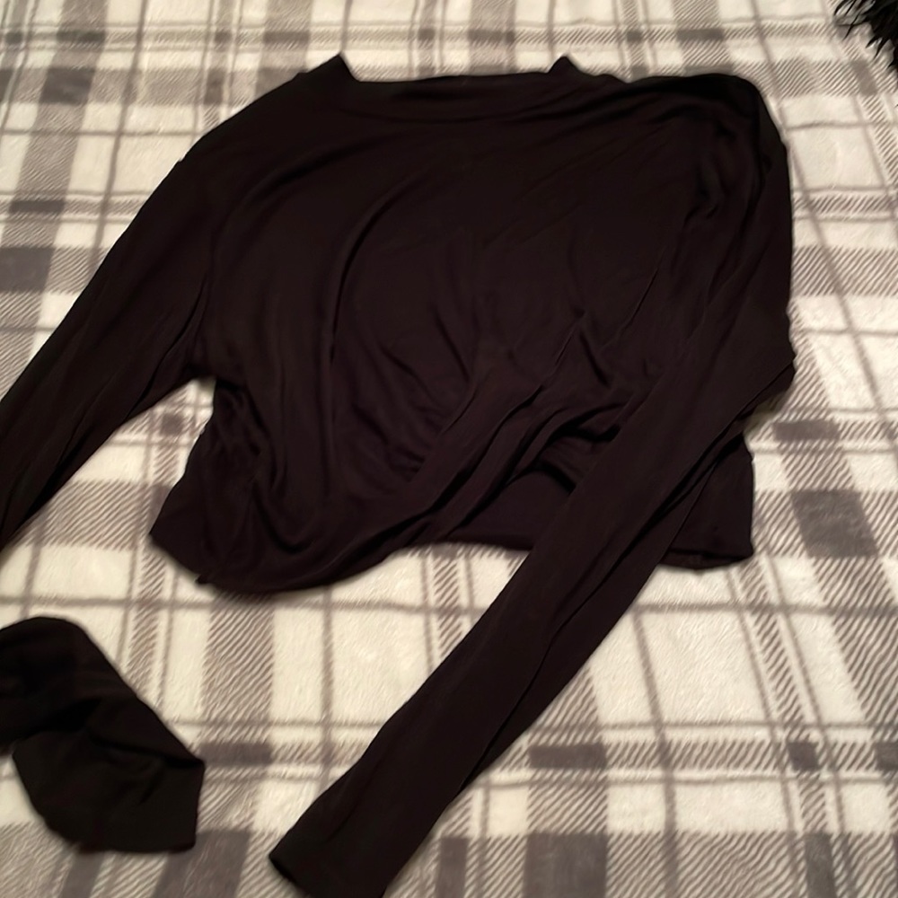 Long sleeved crop top